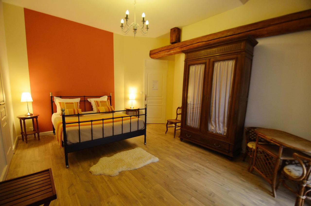 Chambre D'Hotes Le Jardin Des Pierres Dorees Marcy Dış mekan fotoğraf