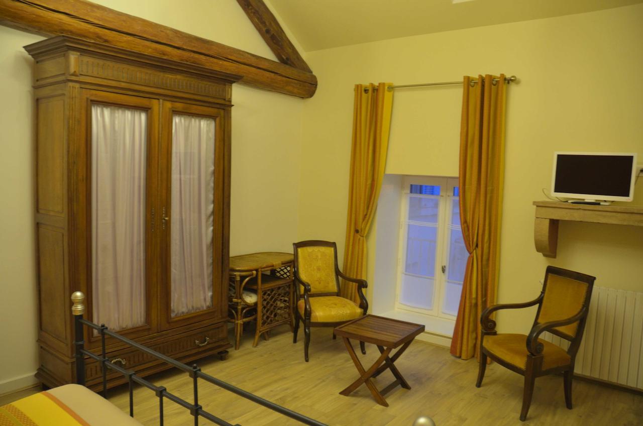 Chambre D'Hotes Le Jardin Des Pierres Dorees Marcy Oda fotoğraf